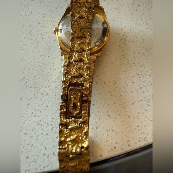 Vintage Waltham Diamond Nugget Watch Gold Tone Stainless Steel new battery - Picture 10 of 11